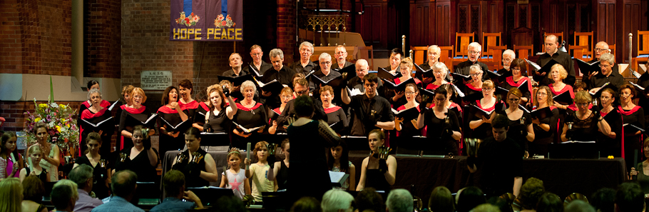 BCC, Brisbane Bells with conductor Barbara McGeever 7 Dec 2014 for Christmas Chimes performance