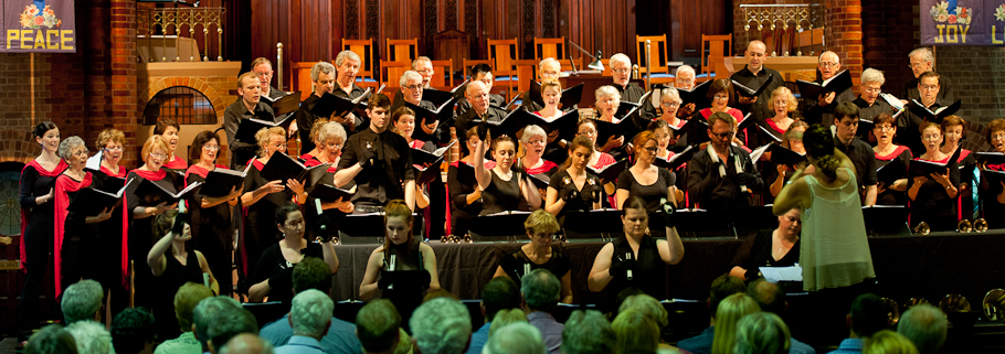 BCC, Brisbane Bells with conductor Debra Shearer-Dirie 7 Dec 2014 for Christmas Chimes performance
